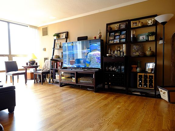 2nd image of 230 E Ontario St APT 1301