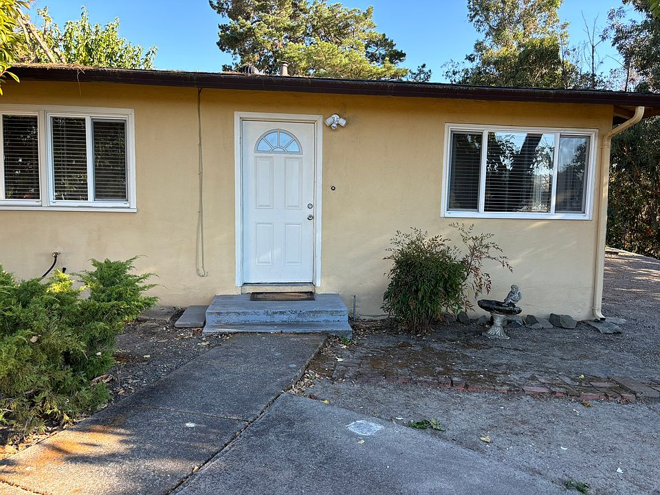 1st image of 19 Holcomb Ct #17