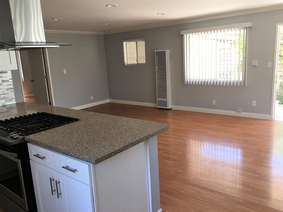 Living/Kitchen