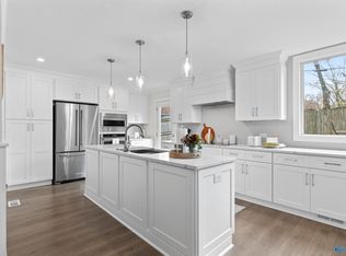 1917 Vanderbilt Cir SW, Huntsville, AL 35801