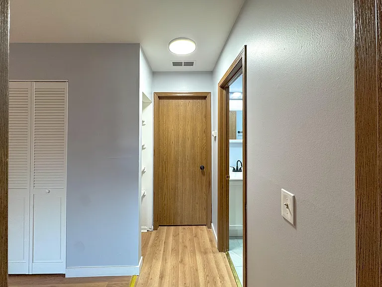 154 S Waters Edge Dr #B — Photo 13
