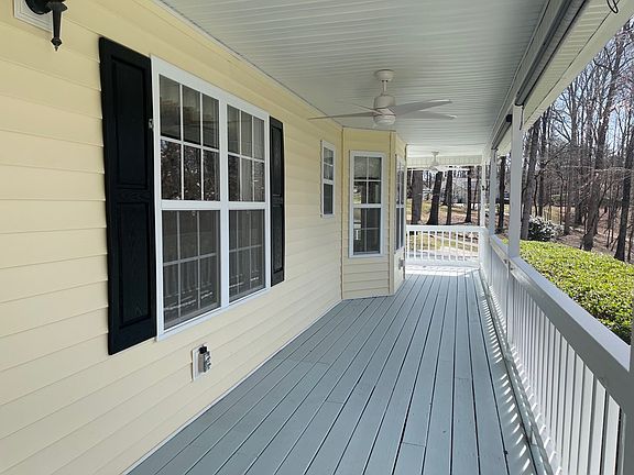 4th image of 974 Gold Ridge Rd