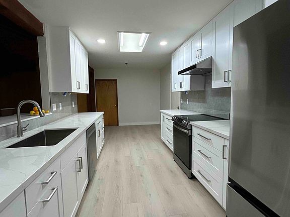 4th image of 135 Lois Ln