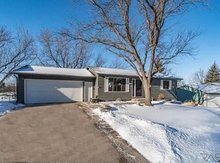 1013 N Lowell Ave, Sioux Falls, SD 57103
