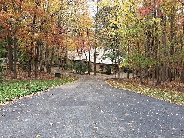 2nd image of 2301 Sawdust Rd