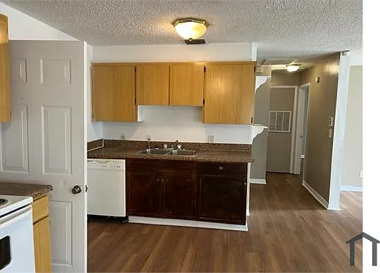 8008 N Marks St — Photo 12