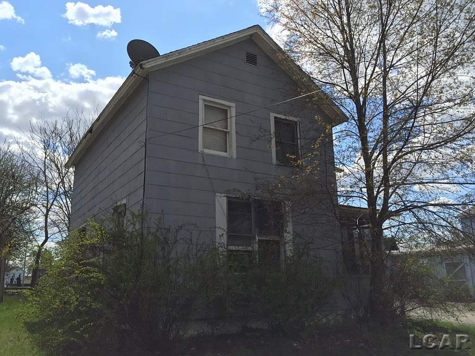 2nd image of 112 Seeley St