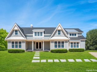 84 S Country Rd, Remsenburg, NY 11960