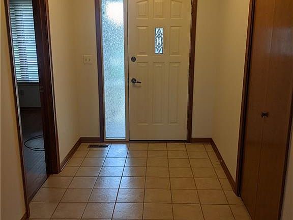 3rd image of 1923 Cobblestone Dr #4