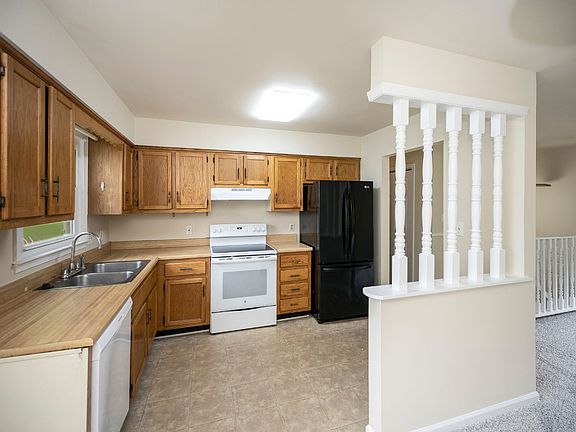 3rd image of 2111 Millgarden Dr