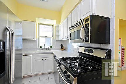 4th image of 3299 Cambridge Ave APT 2K