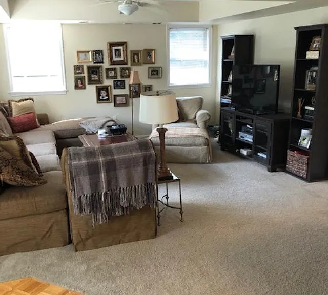 549 Woodview Dr — Photo 14