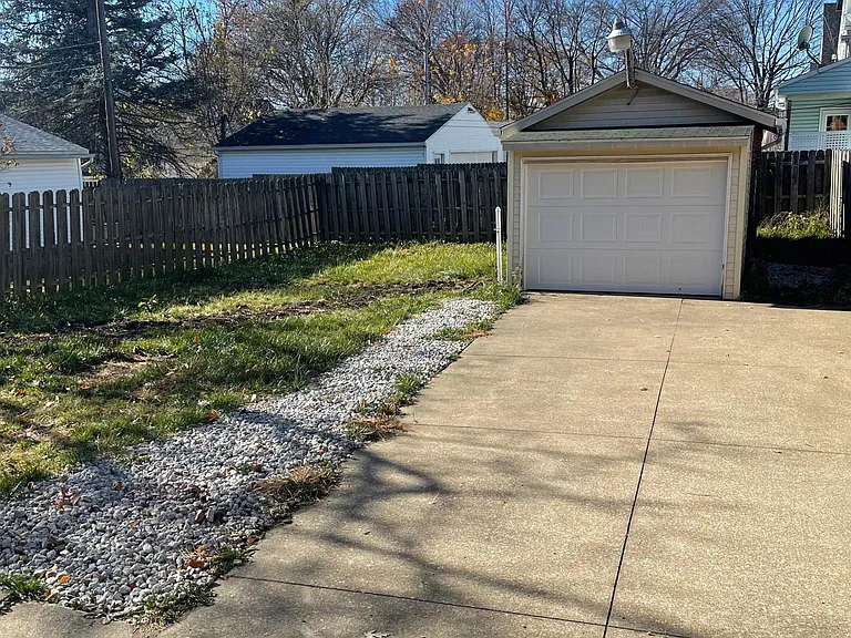 1488 Brown St — Photo 17