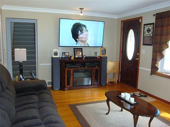 3rd image of 10 Mosher Dr