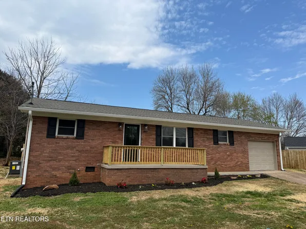 3104 Aspen Ln, Strawberry Plains, TN 37871