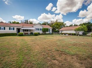 555 Windy Ln, Cedar Hill, TX 75104