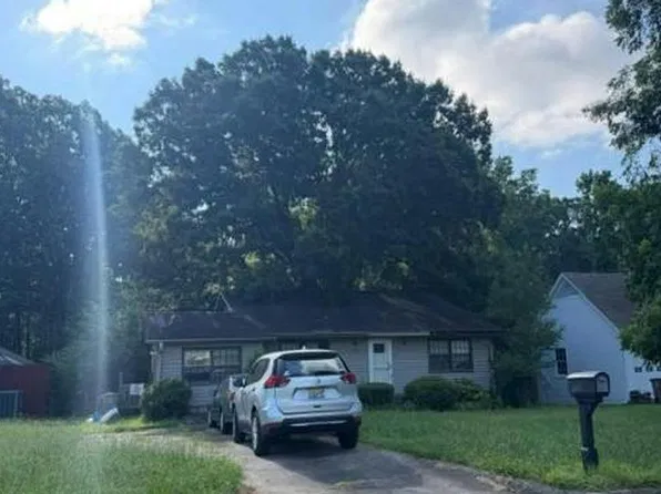 1802 Sherwood Dr SE, Decatur, AL 35601