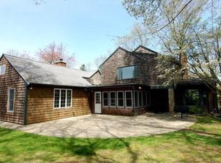 1725 Robeson St, Fall River, MA 02720