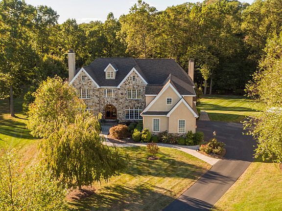5th image of 23 Blantyre Cir