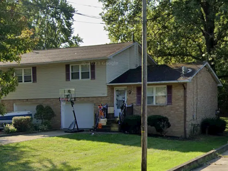 2112 Maplewood Rd — Photo 10