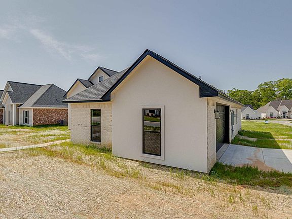 3rd image of 400 Bella Vista Dr