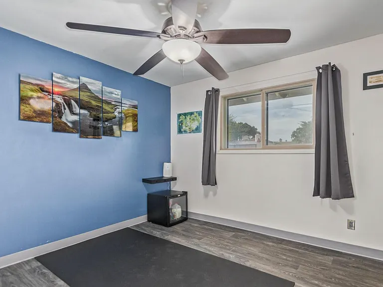 1922 E Laguna Dr — Photo 26