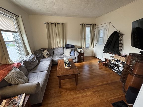 4th image of 31 Mulberry St #1