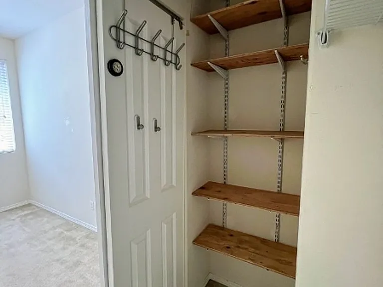 9212 Campus Glen Dr NE — Photo 23