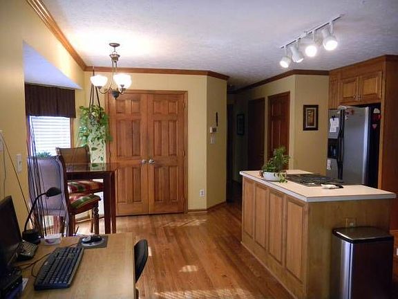 4th image of 103 Lord North Ct