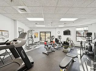 6615 Lake Shore Dr #1102, Richfield, MN 55423