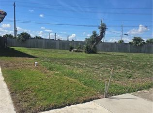 102 Oleander Dr, Pt Isabel, TX 78578