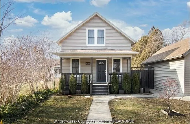3 bed, $2,400 — Photo 1