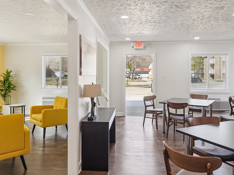 400 Tremont Park Cir — Photo 29