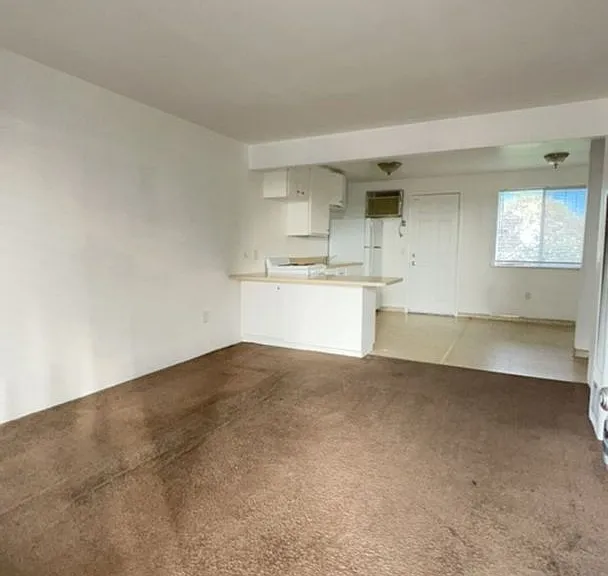 6910 N Santa Fe Dr #2 — Photo 1
