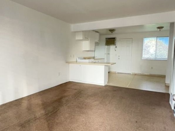 6910 N Santa Fe Dr #2