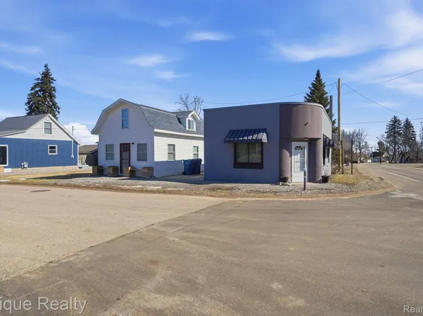 109 Norris St, Houghton Lake Heights, MI 48630