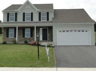 1 Tulpy View Rd, Womelsdorf, PA 19567