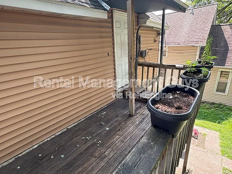 1408 Washington St NE #2 — Photo 16
