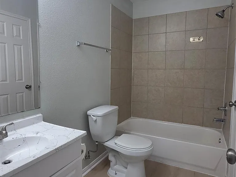 4121 Mallow St #B — Photo 5