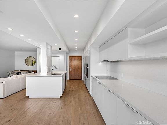 4th image of 838 N Doheny Dr APT 505