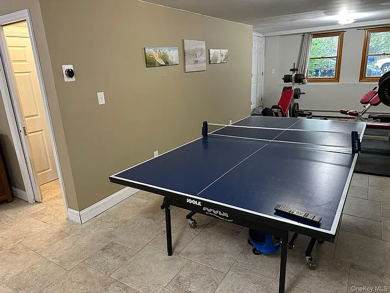 322 E Beech St — Photo 24