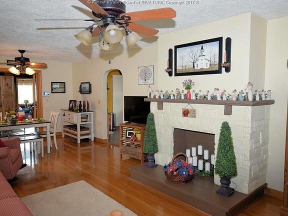 4th image of 2118 Highland Ct