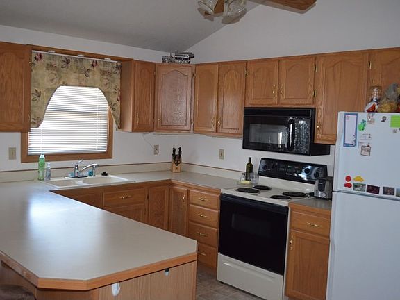 5th image of 10631 N 136th St