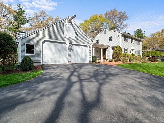 4th image of 274 Massapoag Ave