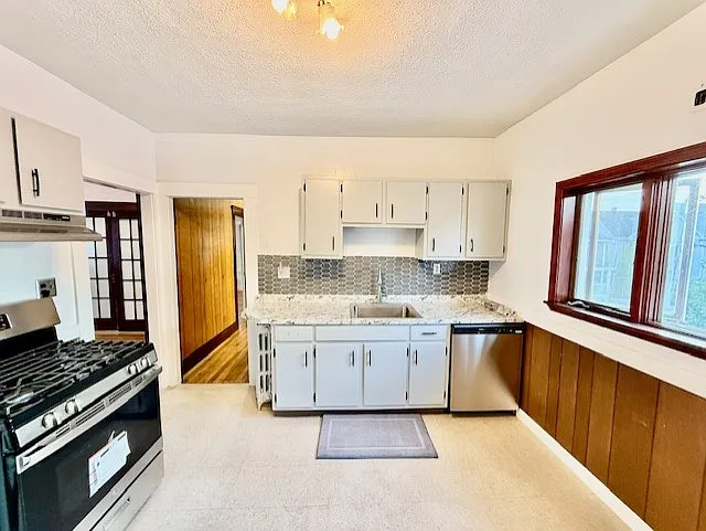 3 bed, 2008 sqft, $3,100 — Photo 4
