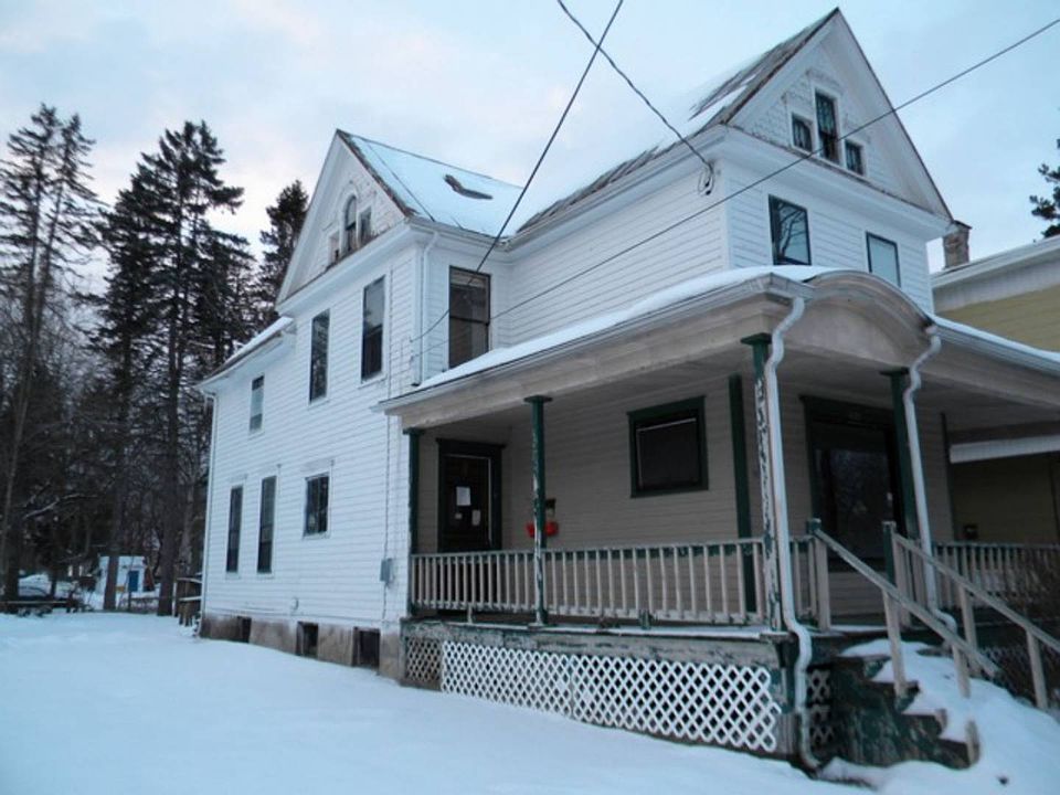 2nd image of 411 N Madison St
