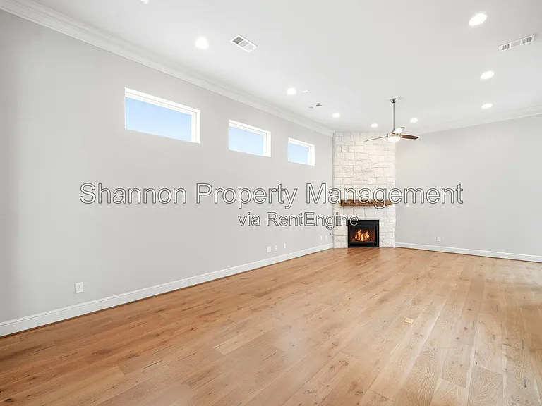 1204 W 16th St #B — Photo 20