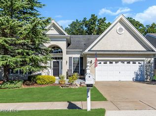 27 Exeter Dr, Freehold, NJ 07728