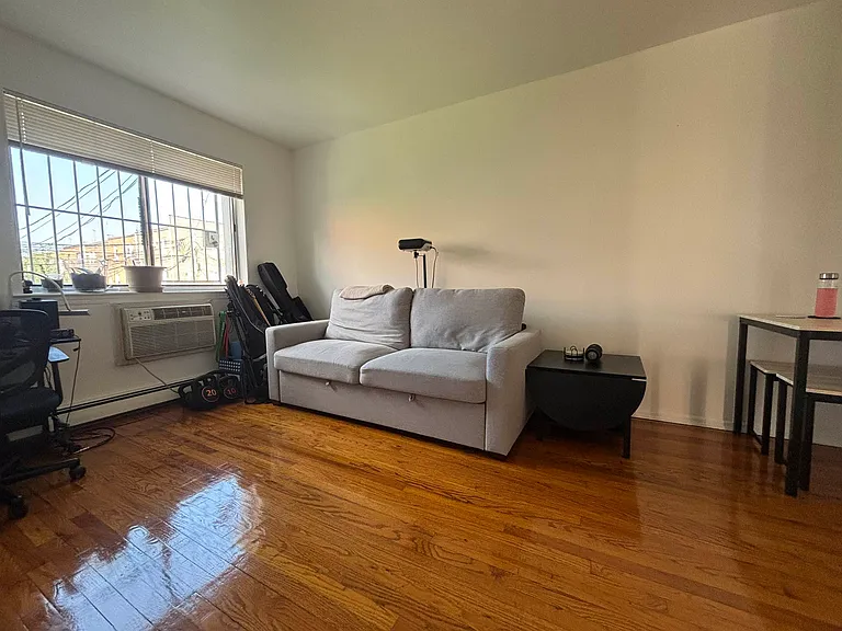 46-09 Astoria Blvd N #2 — Photo 2