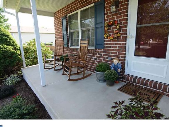 2nd image of 108 Shire Ln